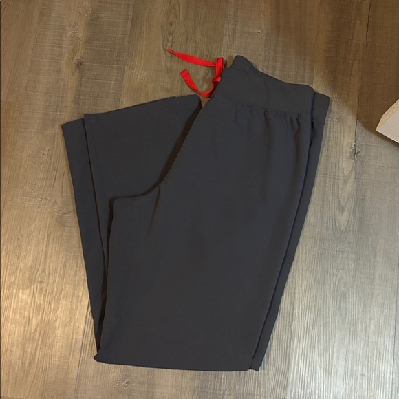 Gray Figs Scrub Set - Picture 3 of 3